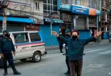 लकडाउन मिचे ३ घण्टा सडकमा उभिनु पर्ने, बिहानै ७४० जना पक्राउ