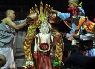 सेताे मछिन्द्रनाथका पुजारी दुई महिनादेखि पाटीमा