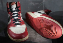 एक जोर पुरानो जुत्ता ७ करोड ३५ लाखमा बिक्री