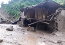 बाढीले बस्ती बगाउँदा बाह्र बेपत्ता