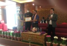 प्रभु बैंकद्वारा बाढी पहिरो पीडितलाई आर्थिक सहयोग