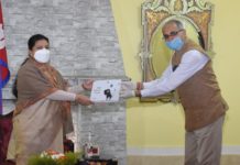 राष्ट्रपतिबाट ‘मैले बुझेको गान्धी’ विशेष संग्रह विमोचन