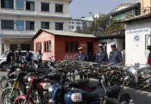 ठूला आवाज निकालेर चलाउने मोटरसाईकल चालक उपर धमाधम कारबाही