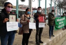 घडी बोकेर संसद विघटनको असंवैधानिक कदम विरुद्ध प्रदर्शन