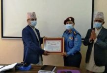 ललितपुर जिप्रकाद्वारा वरिष्ठ प्रहरी उपरीक्षक किरण बज्राचार्यलाई सम्मान