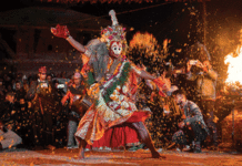 कात्तिक नाचअन्तर्गत देवी प्याखँ मञ्चन हुँदै