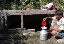 नेपालमा यस्ताे गाउँ पनि छ जहाँ १ गाग्रो पानी लिन ३ घण्टा