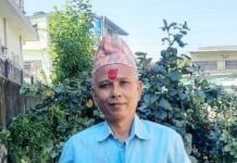 हाम्रो देश डुब्न लाग्यो सेनाहरु लौ न बचाई देउ । हाम्रो देश रोइरहेको छ सेनाहरु लौ न बचाई देउ ।