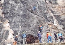 चुनपहरामा अहिले साहसिक खेल रक क्लाइम्बिङ गर्नेको भीड