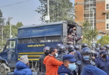 सामुदायिक वन उपभोक्ताका १४ जना प्रहरीकाे नियन्त्रणमा