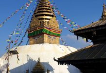 चीनले निःशुल्क स्वयम्भूमा रहेका दुईवटा बिजुलीका टावर हटायाे