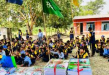भरत सिंह पेलाले गरे ४० जना विद्यार्थीहरुलाई स्टेशनरी सामग्री वितरण
