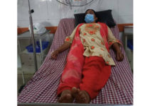 साक्षरता आधारभूत विद्यालयकी शिक्षिका गोमा कार्कीमाथि हातपात