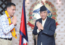 प्रधानमन्त्री देउवाद्वारा प्रेस युनियनका अध्यक्ष सिग्देललाई बधाई