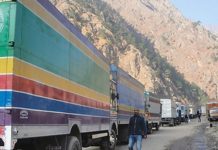 दसैँका लागि नेपाली व्यापारीले ल्याउन लागेका सामान तिब्बतमै रोकिए