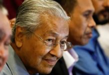 मलेसियाका ९७ वर्षीय पूर्वप्रधानमन्त्री महाथिर चुनावी मैदानमा हाेमिदै