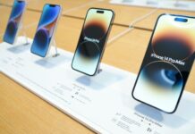 Apple sales in biggest fall since 2019