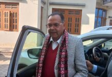 नेता झलनाथ कार्यकर्तालाई प्रशिक्षण दिन धनगढी पुगे