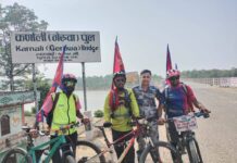 साइकल यात्रा सँगै रक्त्तदान गदै सन्तोष