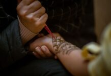 साउनमा हरियो चुरा र मेहन्दीको धार्मिक महत्त्व