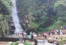 पर्यटकलाई आकर्षित गर्दै लम्जुङको गाईखुरे झरना