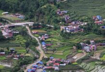 कङ्क्रिटका घरले भरिन थाल्यो खहरे गाउँ