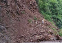 हेटौँडाबाट काठमाडौं जोड्ने सडकखण्ड अवरुद्ध