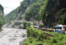 मुस्ताङ जाने पर्यटकलाई सधैँ बैसरी पहिरोको चुनौती