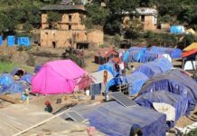 भूकम्पपीडित बिरामी बढ्दै, स्वास्थ्य संस्थामा पाइँदैन सिटामोल पनि