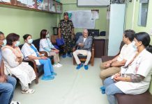 पाइलटको अवस्था बुझ्न प्रधानमन्त्री केएमसी शिक्षण अस्पताल पुगे