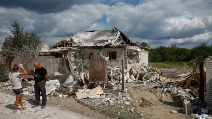 2024-08-11T110636Z_1545742349_RC2KD9A1TEHI_RTRMADP_3_UKRAINE-CRISIS-ATTACK-KYIV-1723377944-1723462169 (2)