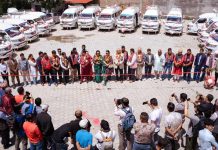 सिटर इलेक्ट्रिक माइक्रो भ्यान हस्तान्तरण