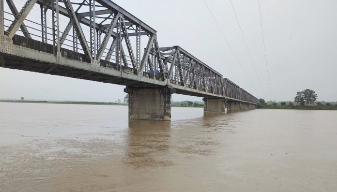 Rapti-ko-paani-badhdo-karam-ma