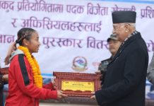 पदक जित्न सफल खेलाडी सम्मानित