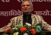 तीन टाउकाले देशलाई हैरान पारिरहे : बाबुराम