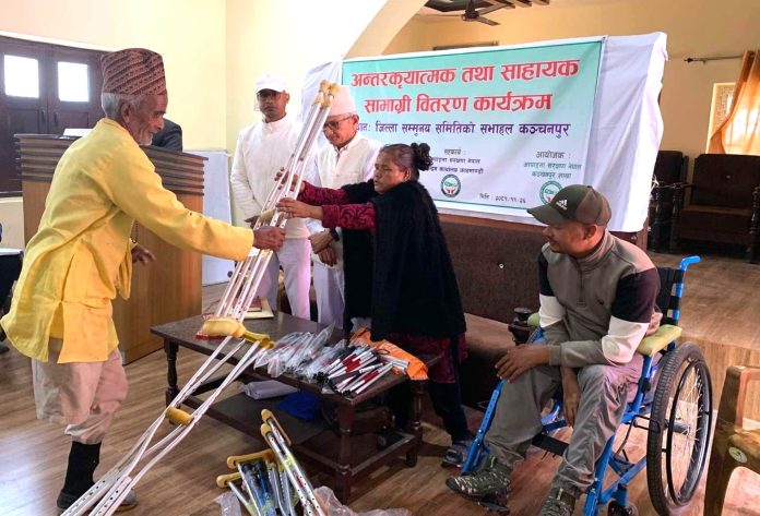 MNBBL_Handover_White_canes_amzPI3yNoZ