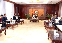 प्रधानमन्त्री र ‘कोरिया रेलरोड कर्पोरेसन’ का अध्यक्ष हान मुन हीबीच छलफल