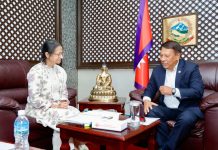 उपप्रधानमन्त्री र एडीबीका उपाध्यक्ष फातिमा एस्मिनबीच भेट