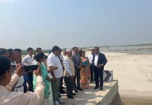 बाढीको जोखिम टार्न समयमै तटबन्ध निर्माण गर्न मन्त्री खड्काको प्रतिबद्धता