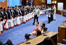 रास्वपाका सांसदहरूले वेल अगाडि प्रदर्शन