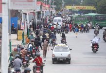 सार्वजनिक यातायातका साधन नचल्दा यात्रुहरूले सास्ती खेप्न बाध्य