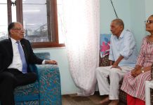 महासचिव मोहन वैद्य ‘किरण’ र प्रचण्डबीच भेट
