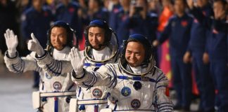 चार मुसासहितको अन्तरिक्ष यानमार्फत सफलतापूर्वक पृथ्वीमा फर्किए