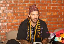 नेपाल आइपुग्याे दक्षिण अफ्रिकाका ब्याटर फाफ डू प्लेसिस