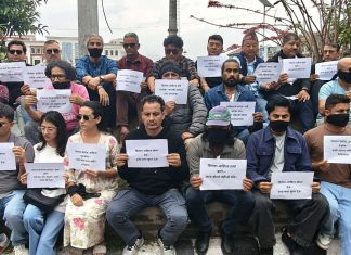 चलचित्र ‘लालीबजार’ रोकेपछि विरोधमा उत्रिए