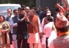रविलाई बाजागाजासहित स्वागत