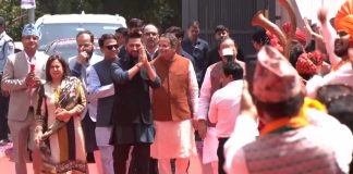 रविलाई बाजागाजासहित स्वागत